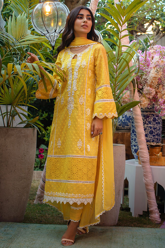 Ansab Jahangir – Women’s Clothing Designer. Irti